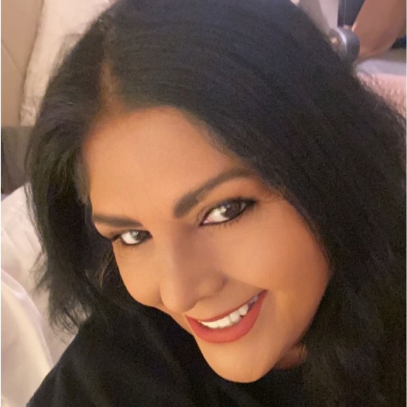 Meet your Posher, Irene - Picture 2 of 6